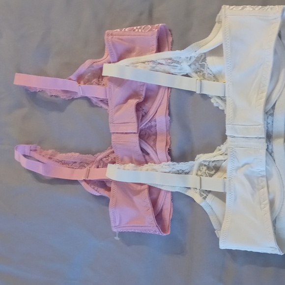 Bras - Picture 2 of 4